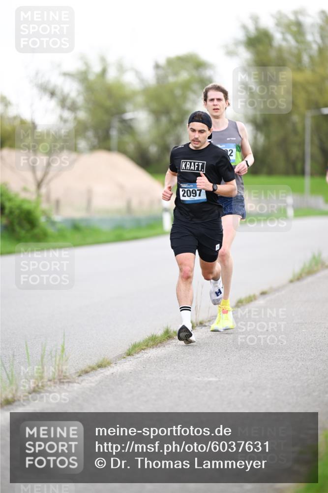 07.04.2024 - 43. Internationalen Wilhelmsburger Insellauf Dr. Thomas Lammeyer http://msf.ph/oto/6037631 07.04.2024 10:22:47 Laufen 2097 meine-sportfotos.de