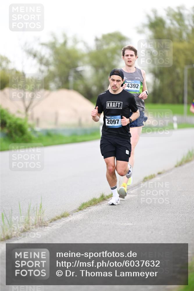 07.04.2024 - 43. Internationalen Wilhelmsburger Insellauf Dr. Thomas Lammeyer http://msf.ph/oto/6037632 07.04.2024 10:22:47 Laufen 4392, 2097 meine-sportfotos.de