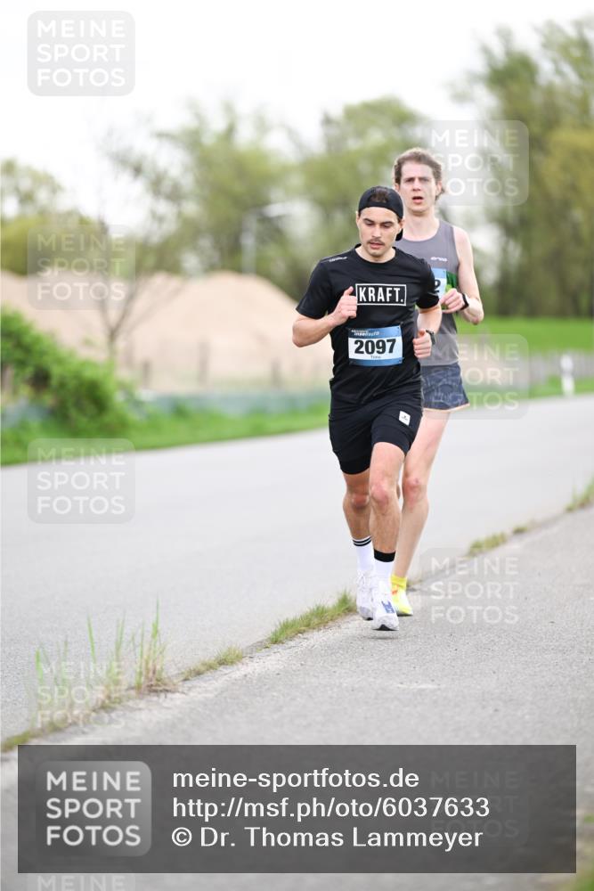 07.04.2024 - 43. Internationalen Wilhelmsburger Insellauf Dr. Thomas Lammeyer http://msf.ph/oto/6037633 07.04.2024 10:22:48 Laufen 2097 meine-sportfotos.de