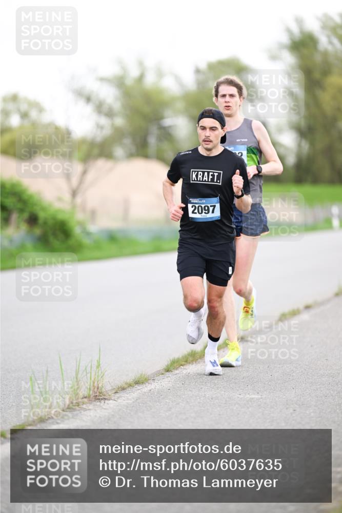 07.04.2024 - 43. Internationalen Wilhelmsburger Insellauf Dr. Thomas Lammeyer http://msf.ph/oto/6037635 07.04.2024 10:22:48 Laufen 2097 meine-sportfotos.de