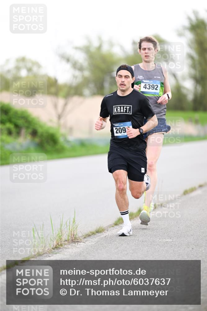 07.04.2024 - 43. Internationalen Wilhelmsburger Insellauf Dr. Thomas Lammeyer http://msf.ph/oto/6037637 07.04.2024 10:22:48 Laufen 209, 4392 meine-sportfotos.de