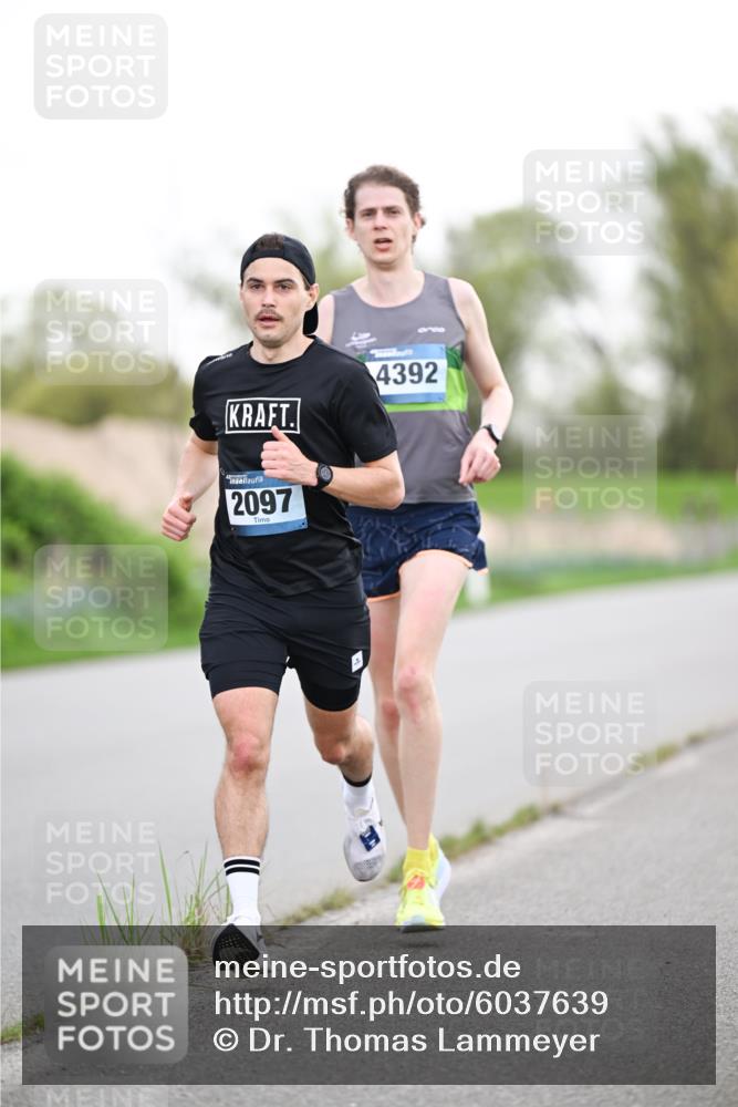 07.04.2024 - 43. Internationalen Wilhelmsburger Insellauf Dr. Thomas Lammeyer http://msf.ph/oto/6037639 07.04.2024 10:22:49 Laufen 4392, 2097 meine-sportfotos.de