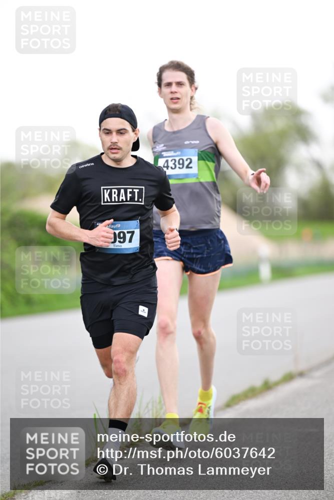 07.04.2024 - 43. Internationalen Wilhelmsburger Insellauf Dr. Thomas Lammeyer http://msf.ph/oto/6037642 07.04.2024 10:22:49 Laufen 4392, 97 meine-sportfotos.de