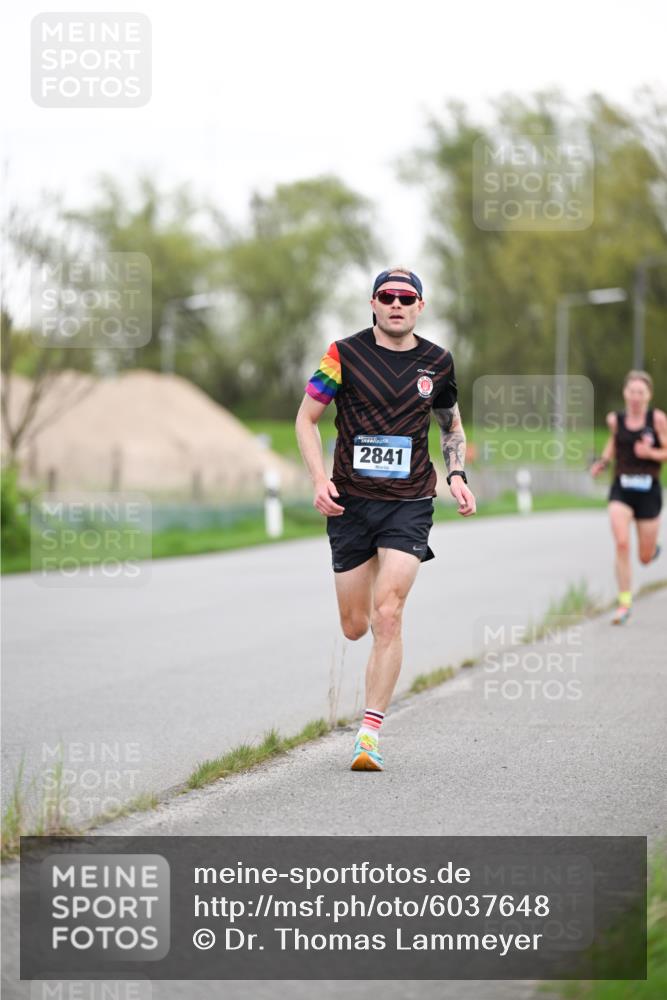 07.04.2024 - 43. Internationalen Wilhelmsburger Insellauf Dr. Thomas Lammeyer http://msf.ph/oto/6037648 07.04.2024 10:22:51 Laufen 2841 meine-sportfotos.de