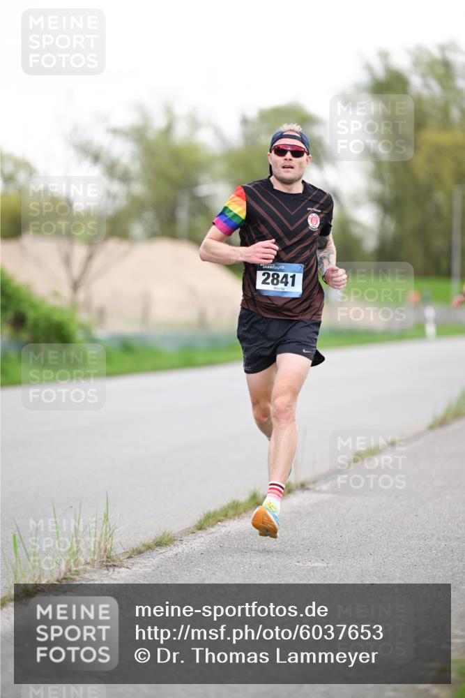07.04.2024 - 43. Internationalen Wilhelmsburger Insellauf Dr. Thomas Lammeyer http://msf.ph/oto/6037653 07.04.2024 10:22:52 Laufen 2841 meine-sportfotos.de