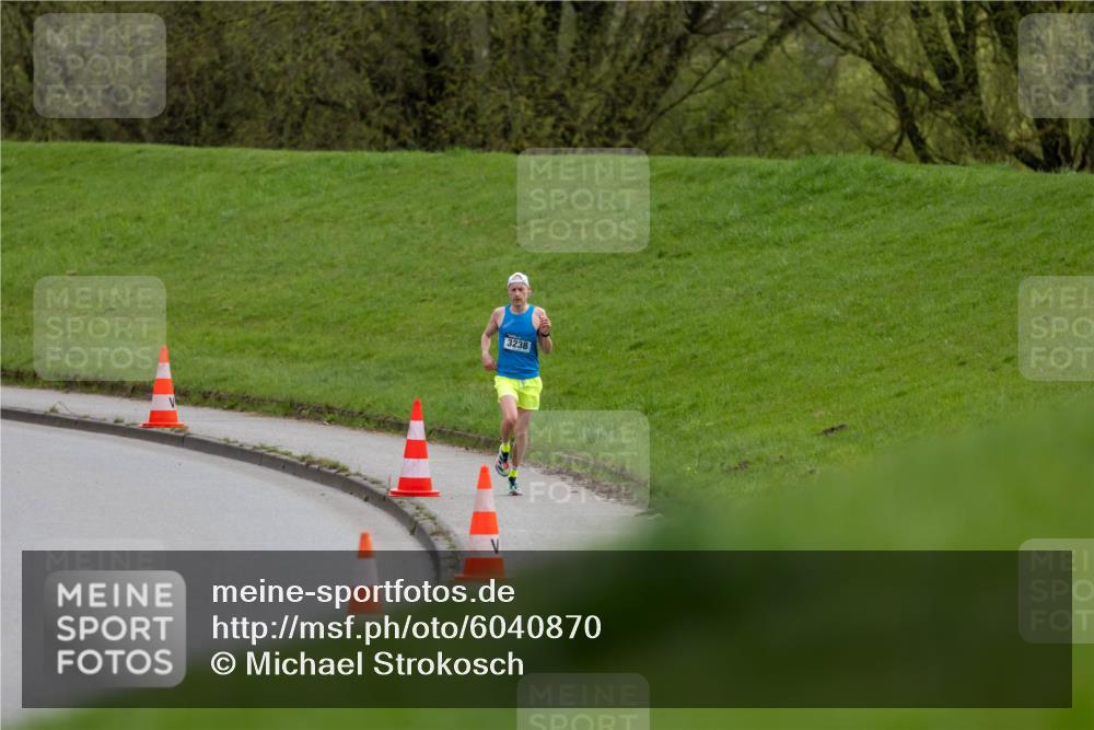 07.04.2024 - 43. Internationalen Wilhelmsburger Insellauf Michael Strokosch http://msf.ph/oto/6040870 07.04.2024 10:19:45 Laufen 3238 meine-sportfotos.de