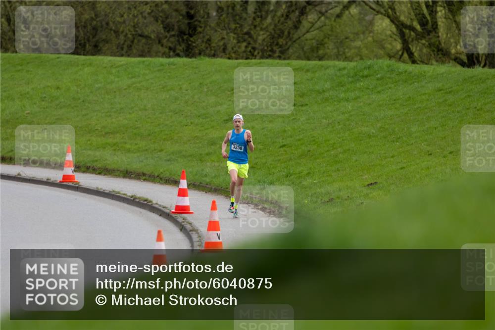 07.04.2024 - 43. Internationalen Wilhelmsburger Insellauf Michael Strokosch http://msf.ph/oto/6040875 07.04.2024 10:19:46 Laufen 3238 meine-sportfotos.de
