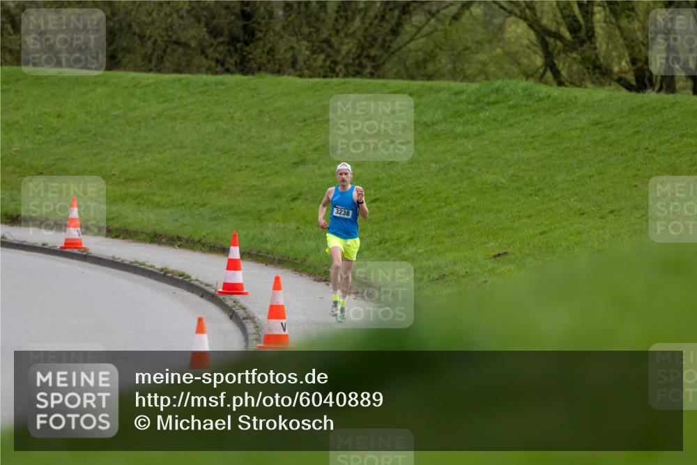 07.04.2024 - 43. Internationalen Wilhelmsburger Insellauf Michael Strokosch http://msf.ph/oto/6040889 07.04.2024 10:19:48 Laufen 3238 meine-sportfotos.de