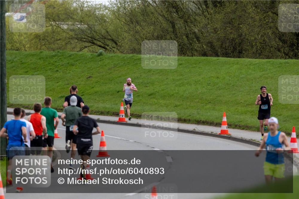 07.04.2024 - 43. Internationalen Wilhelmsburger Insellauf Michael Strokosch http://msf.ph/oto/6040893 07.04.2024 10:19:55 Laufen 4362 meine-sportfotos.de