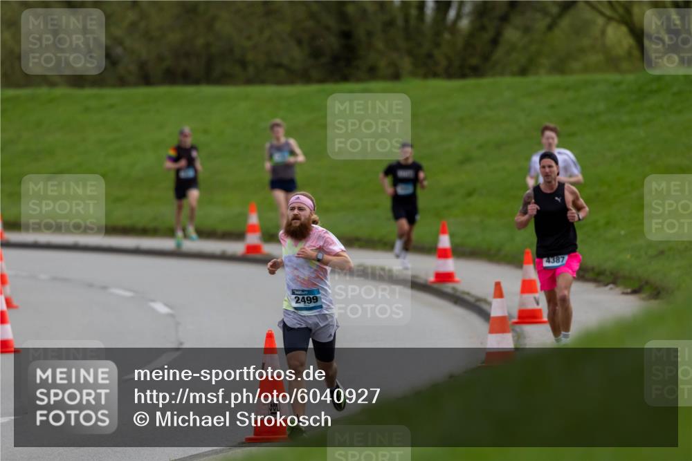 07.04.2024 - 43. Internationalen Wilhelmsburger Insellauf Michael Strokosch http://msf.ph/oto/6040927 07.04.2024 10:20:18 Laufen 2499, 4387 meine-sportfotos.de