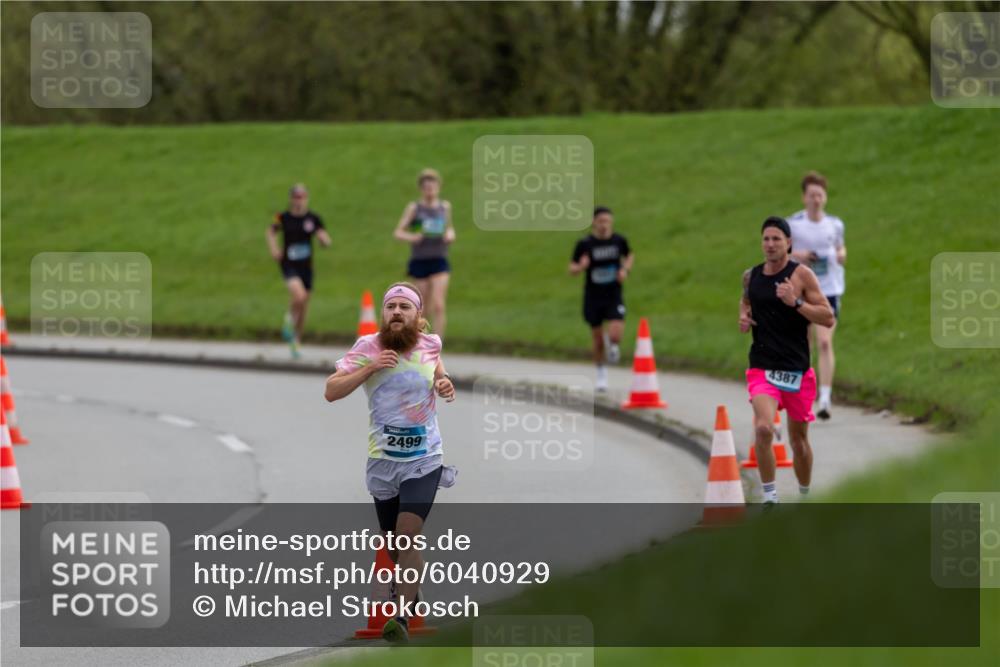 07.04.2024 - 43. Internationalen Wilhelmsburger Insellauf Michael Strokosch http://msf.ph/oto/6040929 07.04.2024 10:20:18 Laufen 2499, 4387 meine-sportfotos.de