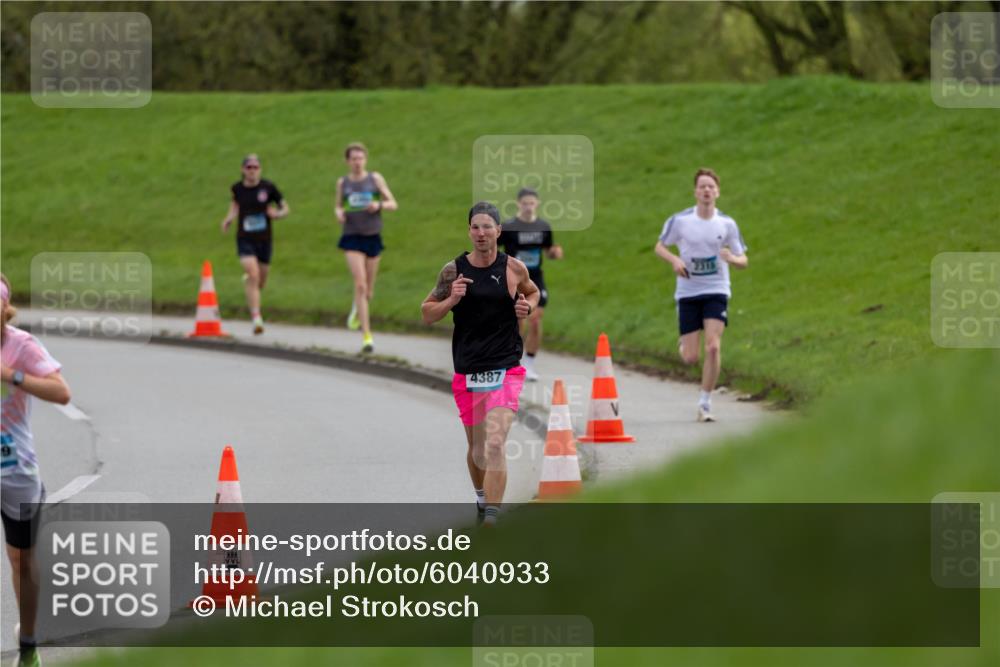 07.04.2024 - 43. Internationalen Wilhelmsburger Insellauf Michael Strokosch http://msf.ph/oto/6040933 07.04.2024 10:20:20 Laufen 4387, 2315 meine-sportfotos.de