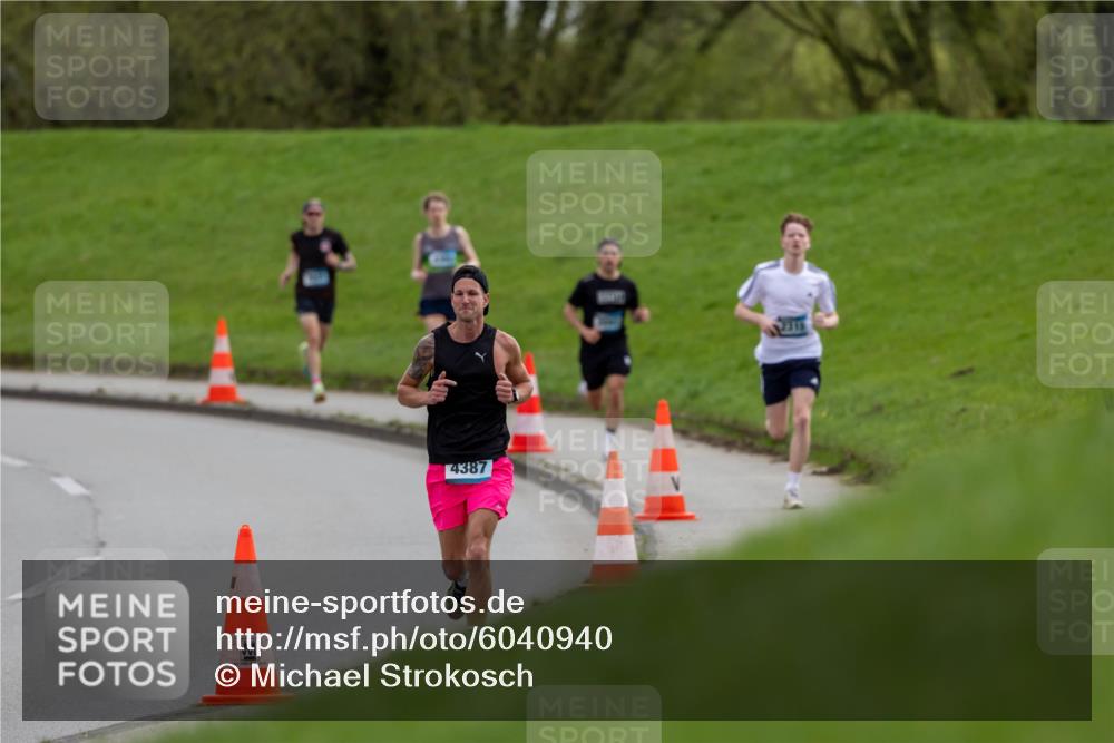 07.04.2024 - 43. Internationalen Wilhelmsburger Insellauf Michael Strokosch http://msf.ph/oto/6040940 07.04.2024 10:20:21 Laufen 4387 meine-sportfotos.de