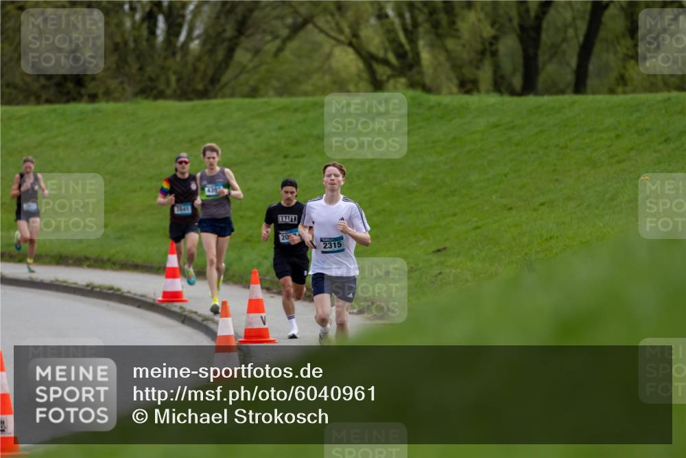 07.04.2024 - 43. Internationalen Wilhelmsburger Insellauf Michael Strokosch http://msf.ph/oto/6040961 07.04.2024 10:20:25 Laufen 2641, 20, 2315 meine-sportfotos.de