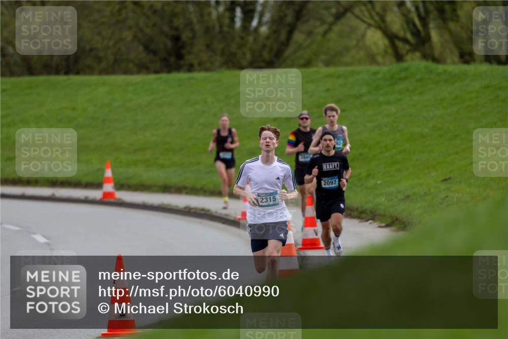 07.04.2024 - 43. Internationalen Wilhelmsburger Insellauf Michael Strokosch http://msf.ph/oto/6040990 07.04.2024 10:20:28 Laufen 2097, 2315 meine-sportfotos.de