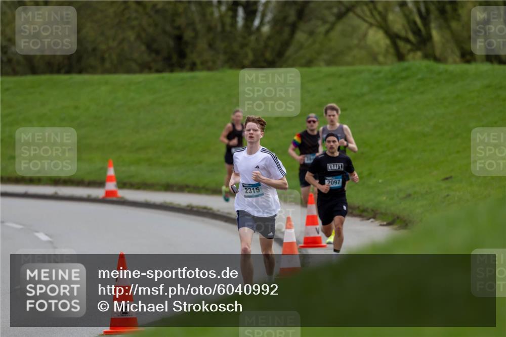 07.04.2024 - 43. Internationalen Wilhelmsburger Insellauf Michael Strokosch http://msf.ph/oto/6040992 07.04.2024 10:20:28 Laufen 2097, 2315 meine-sportfotos.de