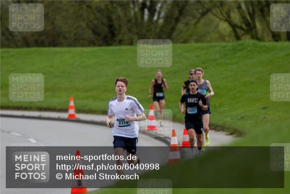 07.04.2024 - 43. Internationalen Wilhelmsburger Insellauf Michael Strokosch http://msf.ph/oto/6040998 07.04.2024 10:20:29 Laufen 2315, 2097 meine-sportfotos.de