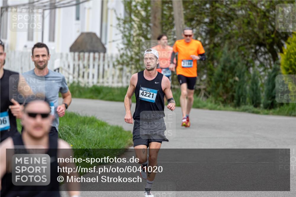 07.04.2024 - 43. Internationalen Wilhelmsburger Insellauf Michael Strokosch http://msf.ph/oto/6041020 07.04.2024 10:20:44 Laufen 06, 4221 meine-sportfotos.de