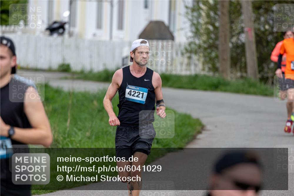 07.04.2024 - 43. Internationalen Wilhelmsburger Insellauf Michael Strokosch http://msf.ph/oto/6041029 07.04.2024 10:20:46 Laufen 6, 4221 meine-sportfotos.de