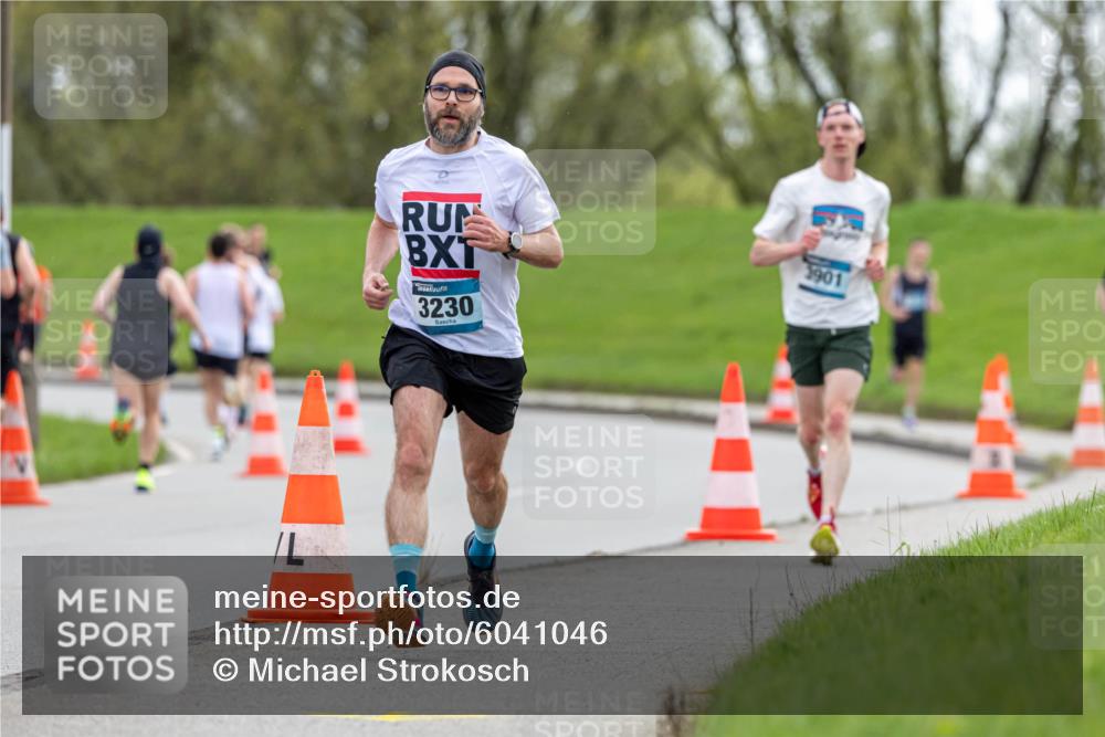 07.04.2024 - 43. Internationalen Wilhelmsburger Insellauf Michael Strokosch http://msf.ph/oto/6041046 07.04.2024 10:21:07 Laufen 3230, 1901 meine-sportfotos.de