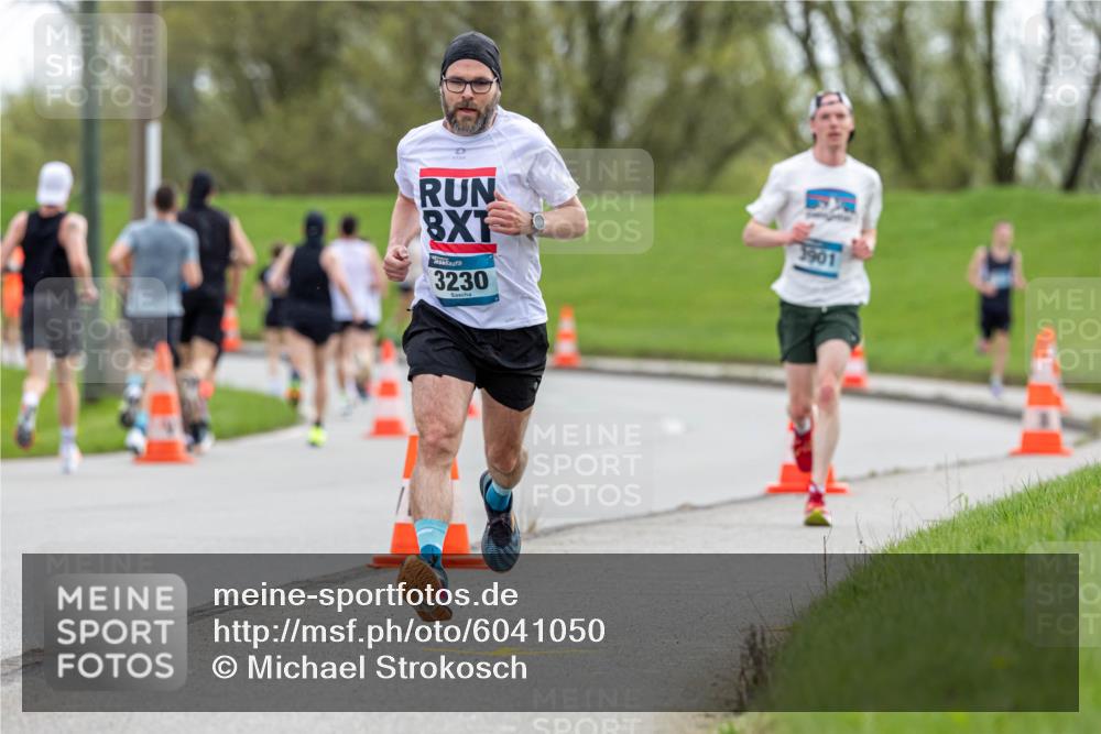 07.04.2024 - 43. Internationalen Wilhelmsburger Insellauf Michael Strokosch http://msf.ph/oto/6041050 07.04.2024 10:21:08 Laufen 3230, 3901 meine-sportfotos.de