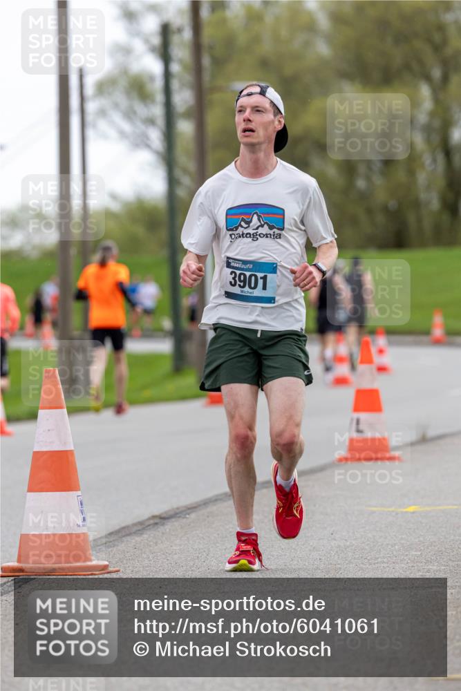 07.04.2024 - 43. Internationalen Wilhelmsburger Insellauf Michael Strokosch http://msf.ph/oto/6041061 07.04.2024 10:21:14 Laufen 3901 meine-sportfotos.de
