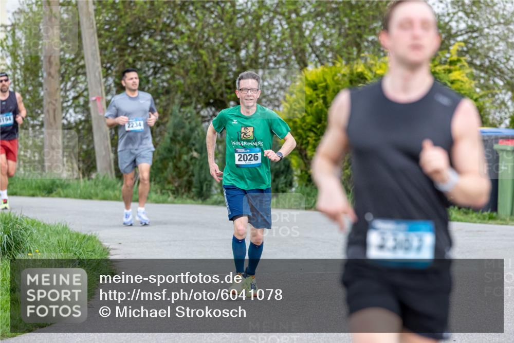 07.04.2024 - 43. Internationalen Wilhelmsburger Insellauf Michael Strokosch http://msf.ph/oto/6041078 07.04.2024 10:21:30 Laufen 194, 2234, 2026, 3303 meine-sportfotos.de