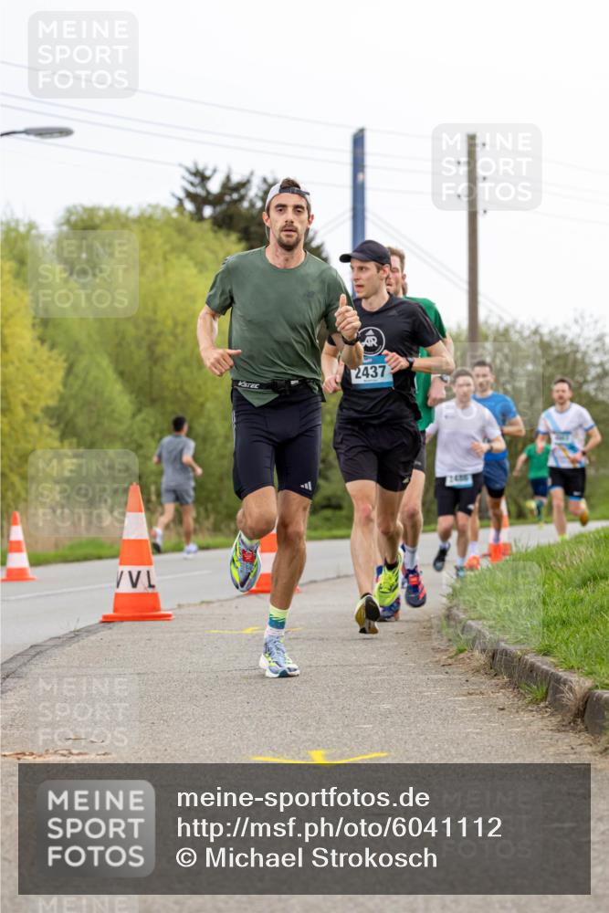 07.04.2024 - 43. Internationalen Wilhelmsburger Insellauf Michael Strokosch http://msf.ph/oto/6041112 07.04.2024 10:21:53 Laufen 2437, 11486 meine-sportfotos.de