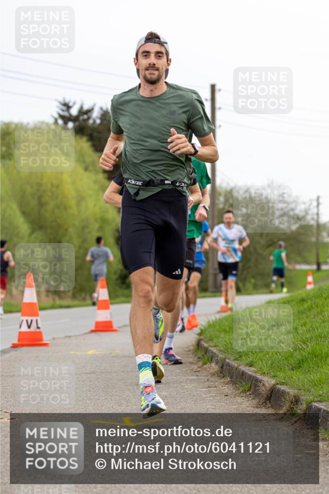 07.04.2024 - 43. Internationalen Wilhelmsburger Insellauf Michael Strokosch http://msf.ph/oto/6041121 07.04.2024 10:21:54 Laufen  meine-sportfotos.de