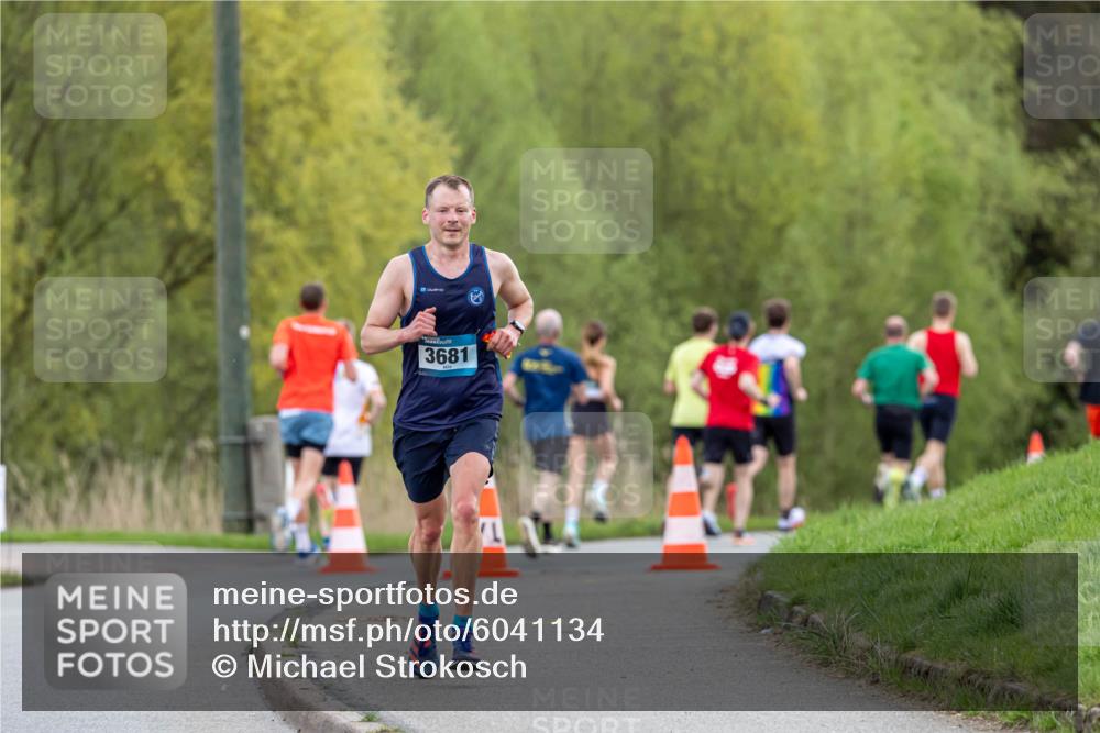 07.04.2024 - 43. Internationalen Wilhelmsburger Insellauf Michael Strokosch http://msf.ph/oto/6041134 07.04.2024 10:22:27 Laufen 3681 meine-sportfotos.de