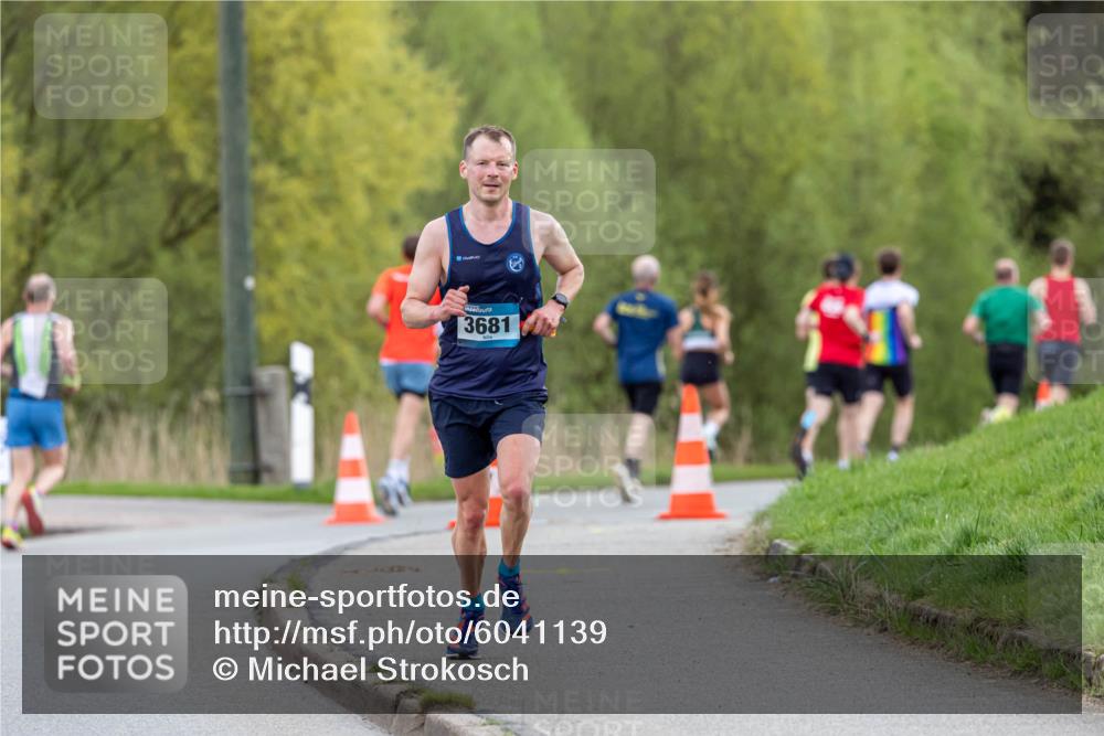 07.04.2024 - 43. Internationalen Wilhelmsburger Insellauf Michael Strokosch http://msf.ph/oto/6041139 07.04.2024 10:22:28 Laufen 3681 meine-sportfotos.de