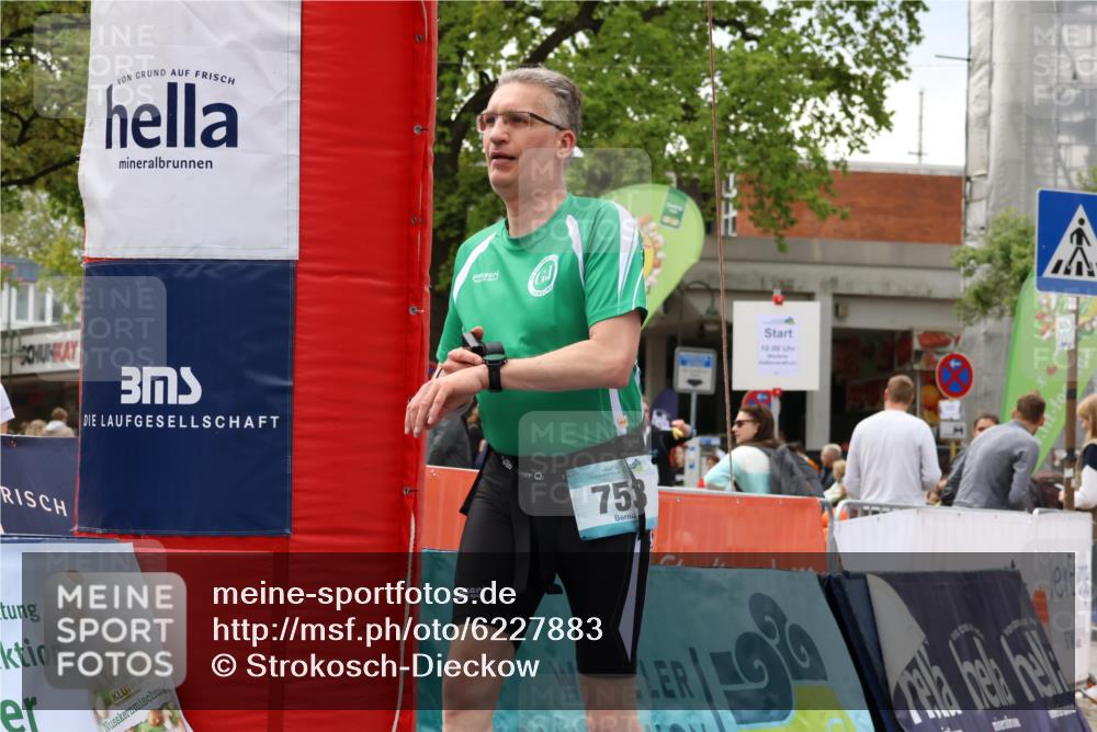 05.05.2024 - 7. Wedeler Halbmarathon Strokosch-Dieckow http://msf.ph/oto/6227883 05.05.2024 11:58:17 Ziel 557, 696, 753 meine-sportfotos.de