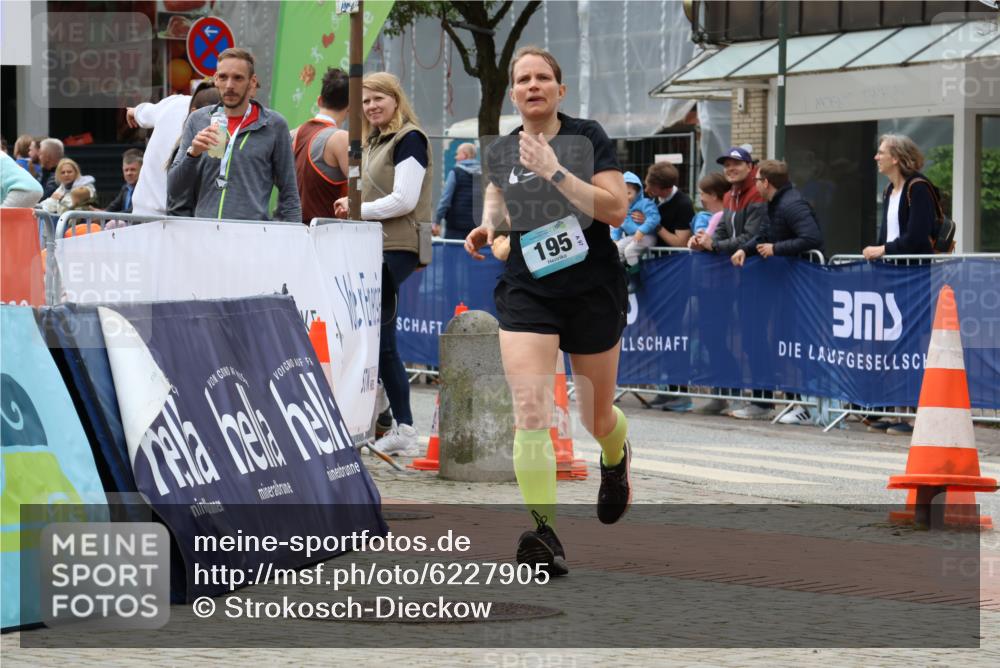 05.05.2024 - 7. Wedeler Halbmarathon Strokosch-Dieckow http://msf.ph/oto/6227905 05.05.2024 11:58:32 Ziel 195, 380 meine-sportfotos.de