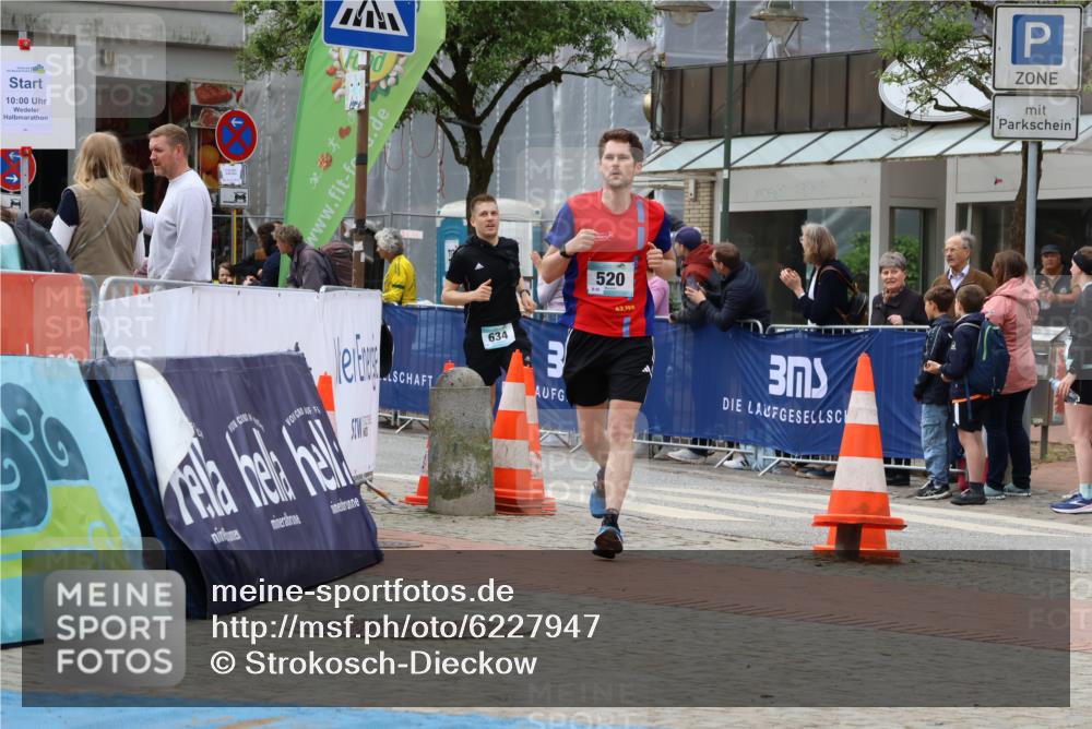 05.05.2024 - 7. Wedeler Halbmarathon Strokosch-Dieckow http://msf.ph/oto/6227947 05.05.2024 11:59:05 Ziel 157, 520, 634 meine-sportfotos.de