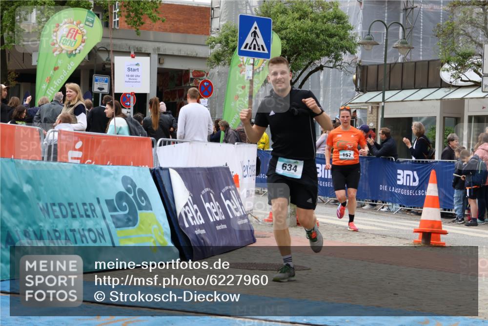 05.05.2024 - 7. Wedeler Halbmarathon Strokosch-Dieckow http://msf.ph/oto/6227960 05.05.2024 11:59:08 Ziel 146, 157, 520, 539, 634 meine-sportfotos.de