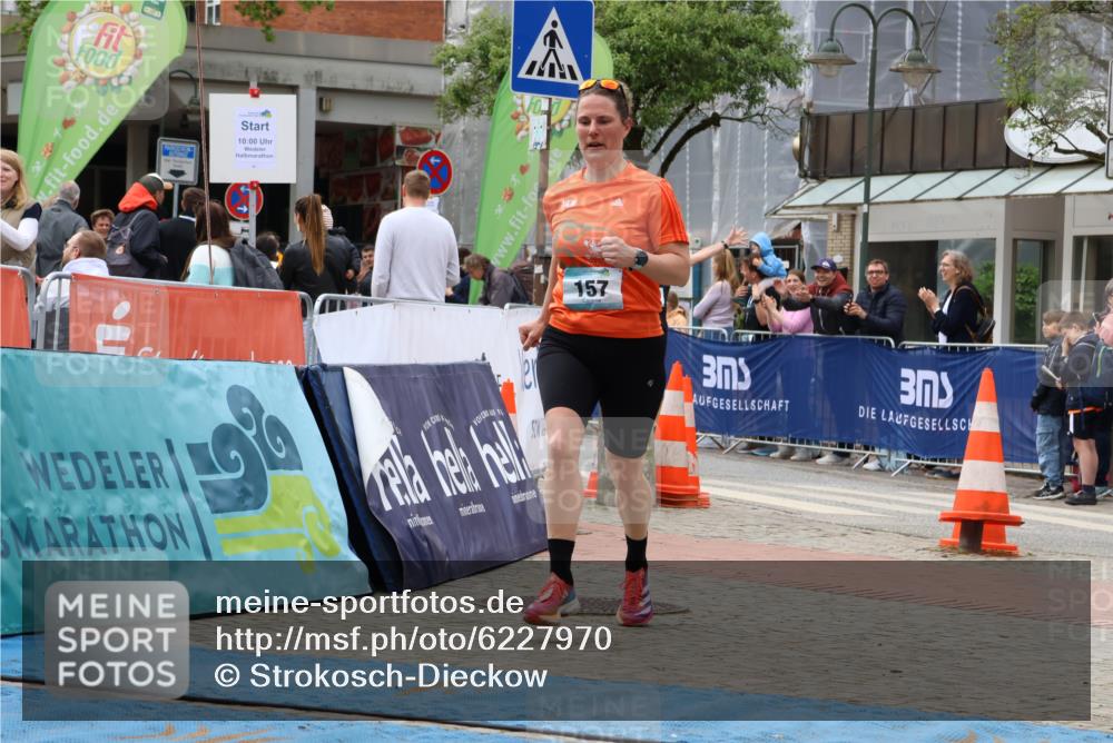 05.05.2024 - 7. Wedeler Halbmarathon Strokosch-Dieckow http://msf.ph/oto/6227970 05.05.2024 11:59:10 Ziel 146, 157, 237, 520, 539, 634 meine-sportfotos.de