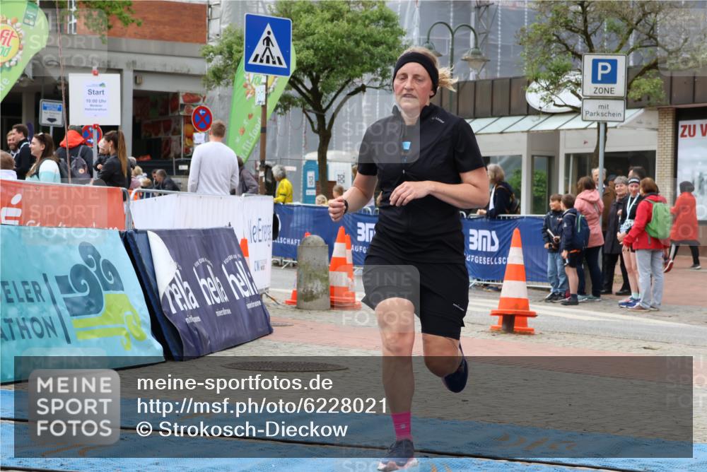 05.05.2024 - 7. Wedeler Halbmarathon Strokosch-Dieckow http://msf.ph/oto/6228021 05.05.2024 11:59:21 Ziel 165, 499 meine-sportfotos.de