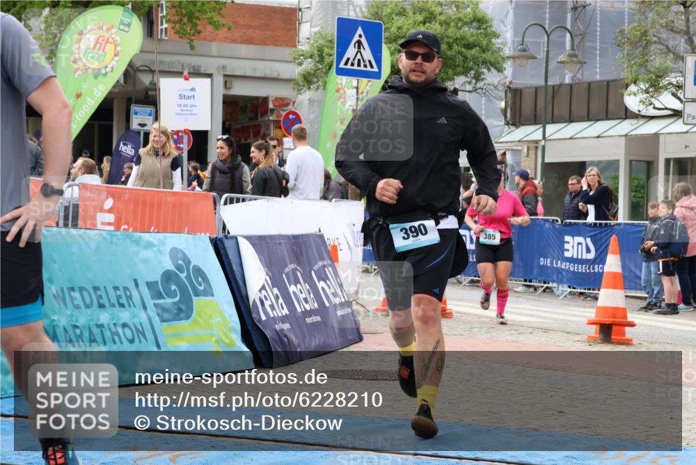 05.05.2024 - 7. Wedeler Halbmarathon Strokosch-Dieckow http://msf.ph/oto/6228210 05.05.2024 12:00:41 Ziel 154, 385, 390 meine-sportfotos.de