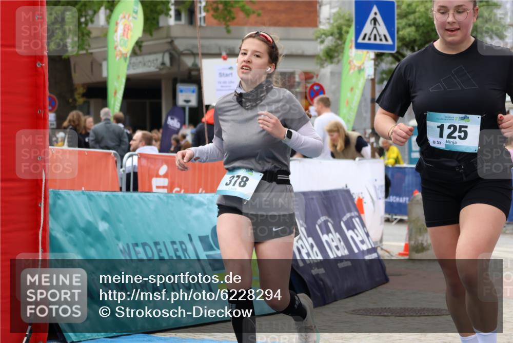 05.05.2024 - 7. Wedeler Halbmarathon Strokosch-Dieckow http://msf.ph/oto/6228294 05.05.2024 12:00:55 Ziel 125, 378 meine-sportfotos.de