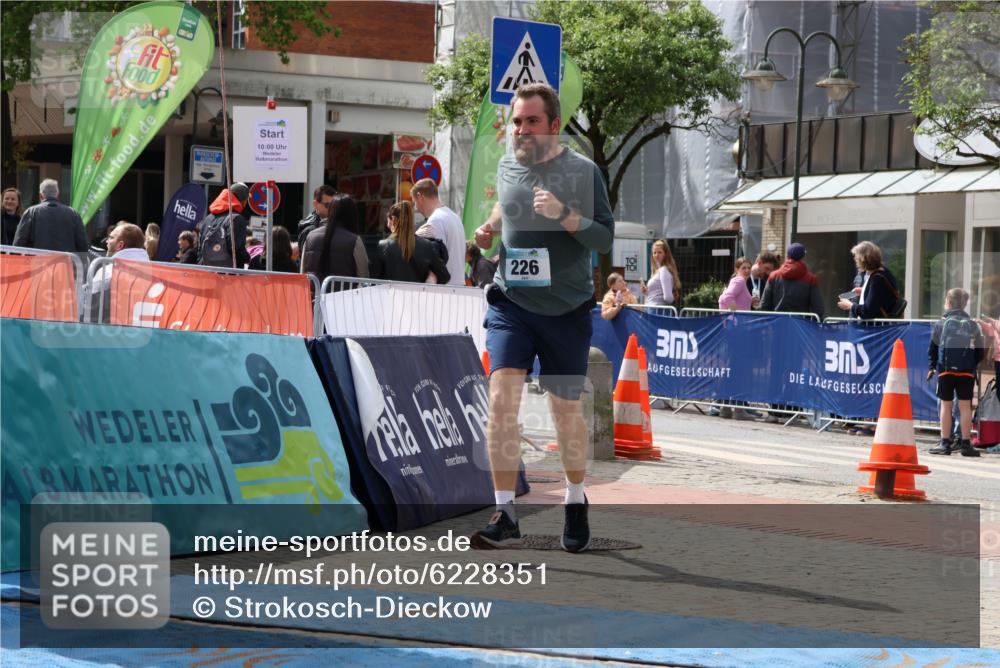 05.05.2024 - 7. Wedeler Halbmarathon Strokosch-Dieckow http://msf.ph/oto/6228351 05.05.2024 12:01:37 Ziel 226, 531 meine-sportfotos.de