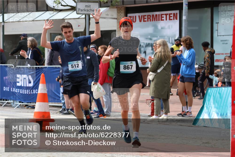 05.05.2024 - 7. Wedeler Halbmarathon Strokosch-Dieckow http://msf.ph/oto/6228377 05.05.2024 12:02:05 Ziel 512, 867 meine-sportfotos.de