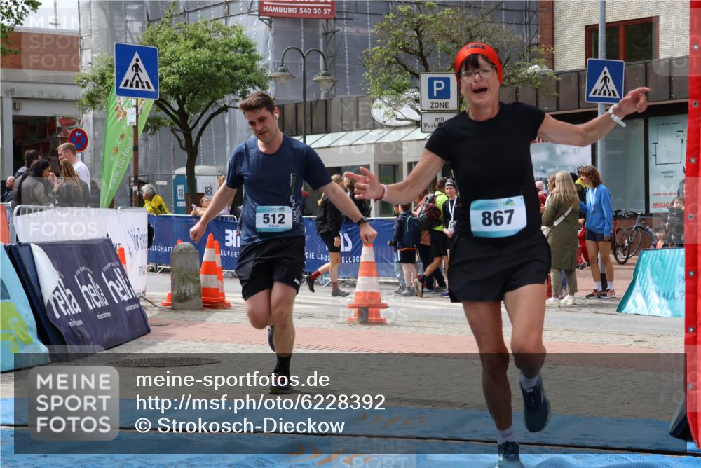 05.05.2024 - 7. Wedeler Halbmarathon Strokosch-Dieckow http://msf.ph/oto/6228392 05.05.2024 12:02:06 Ziel 512, 867 meine-sportfotos.de