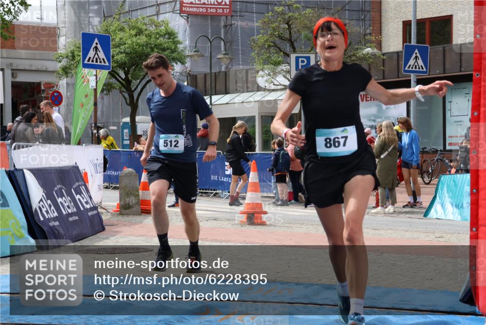 05.05.2024 - 7. Wedeler Halbmarathon Strokosch-Dieckow http://msf.ph/oto/6228395 05.05.2024 12:02:07 Ziel 512, 867 meine-sportfotos.de