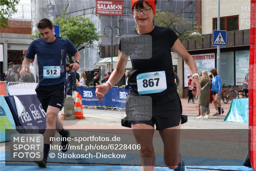 05.05.2024 - 7. Wedeler Halbmarathon Strokosch-Dieckow http://msf.ph/oto/6228406 05.05.2024 12:02:07 Ziel 512, 867 meine-sportfotos.de