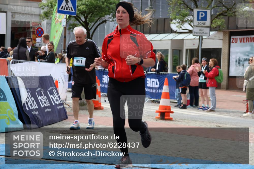 05.05.2024 - 7. Wedeler Halbmarathon Strokosch-Dieckow http://msf.ph/oto/6228437 05.05.2024 12:02:40 Ziel 85, 911 meine-sportfotos.de