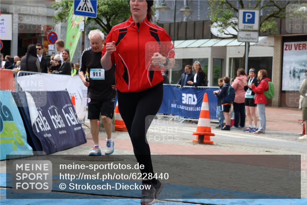 05.05.2024 - 7. Wedeler Halbmarathon Strokosch-Dieckow http://msf.ph/oto/6228440 05.05.2024 12:02:40 Ziel 85, 911 meine-sportfotos.de