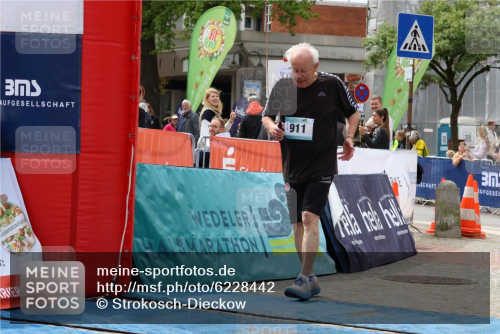 05.05.2024 - 7. Wedeler Halbmarathon Strokosch-Dieckow http://msf.ph/oto/6228442 05.05.2024 12:02:42 Ziel 85, 911 meine-sportfotos.de
