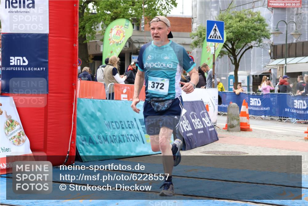 05.05.2024 - 7. Wedeler Halbmarathon Strokosch-Dieckow http://msf.ph/oto/6228557 05.05.2024 12:03:21 Ziel 233, 372 meine-sportfotos.de