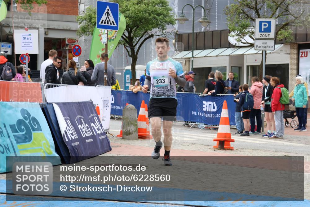 05.05.2024 - 7. Wedeler Halbmarathon Strokosch-Dieckow http://msf.ph/oto/6228560 05.05.2024 12:03:25 Ziel 233 meine-sportfotos.de