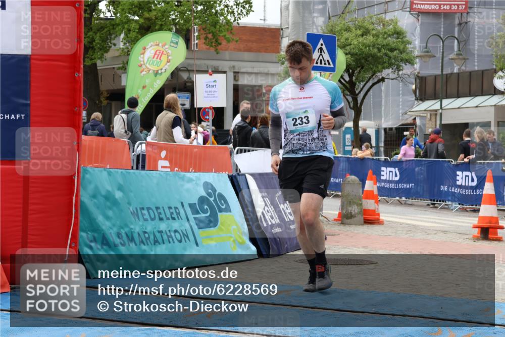 05.05.2024 - 7. Wedeler Halbmarathon Strokosch-Dieckow http://msf.ph/oto/6228569 05.05.2024 12:03:26 Ziel 233 meine-sportfotos.de
